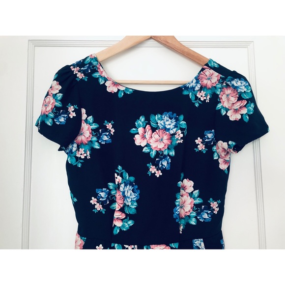 🌷NWOT Blue Floral Romper - Picture 6 of 8